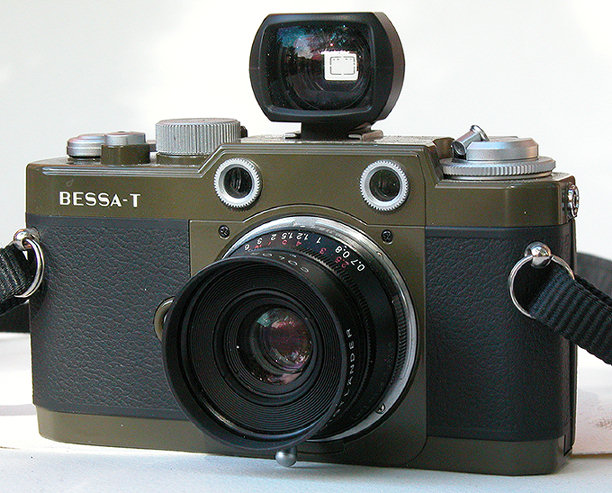 Cosina Voigtlander T101 with 35mm f2.5 Classic lens